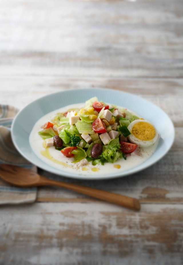 ブロッコリーとチキンのタブレ風サラダヨーグルト