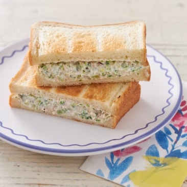 ブロッコリーとツナのトーストサンド