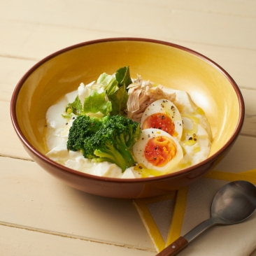 サラダチキンとブロッコリーの塩ヨ―グルト