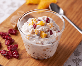 ヨーグルトのドライフルーツ漬け