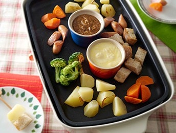 ホットプレートでヨーグルトチーズフォンデュ