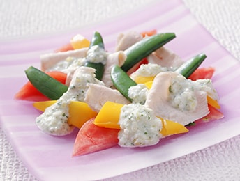 ゆで鶏と野菜のタルタルソース