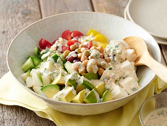 アボカドと豆のカラフルサラダ