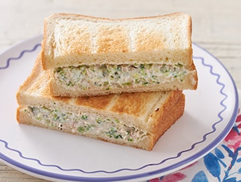 ブロッコリーとツナのトーストサンド