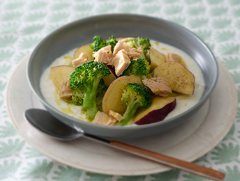 さつまいもとブロッコリーのサラダヨーグルト