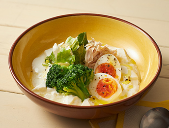 サラダチキンとブロッコリーの塩ヨーグルト