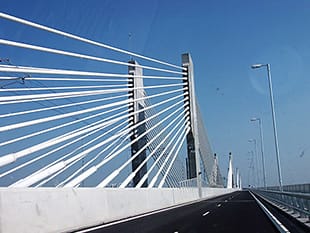 ドナウ川を渡す橋