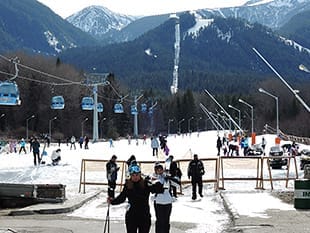 雪山に「私をスキーに連れてって」