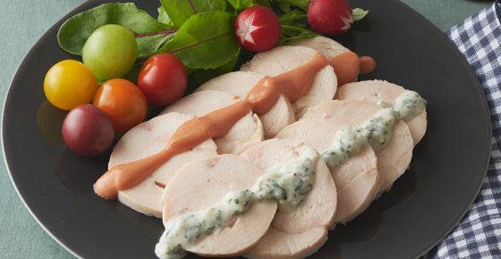 鶏ハム2種のヨーグルトソース添え