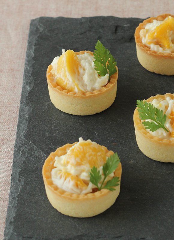 マンゴーとパインのココナッツヨーグルトタルト